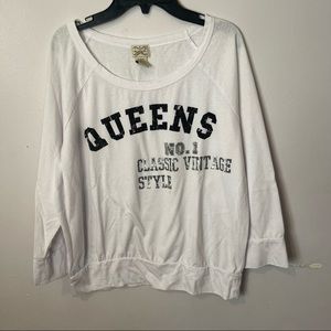 Queens flowy Shirt